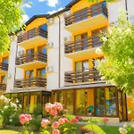 Cozy Nest With Glass Veranda Apartment