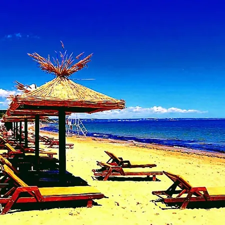 Cozy Nest With Glass Veranda