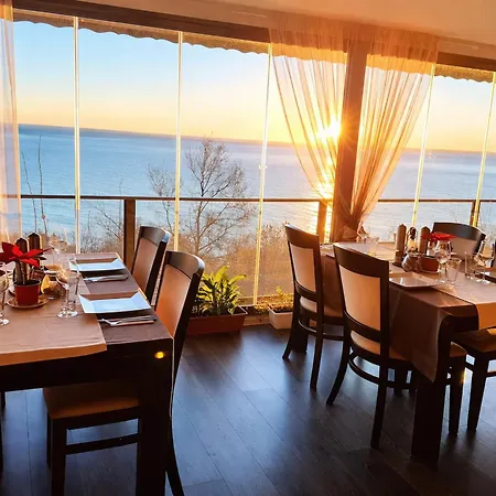 Cozy Nest With Glass Veranda Apartment Varna