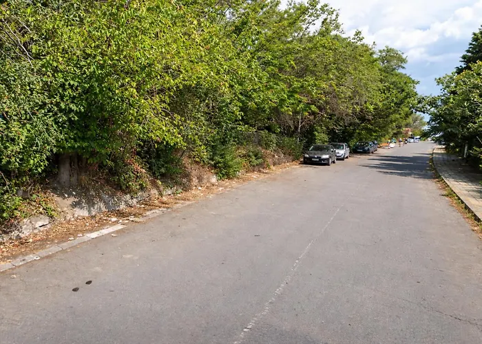 Cozy Nest With Glass Veranda Apartment *