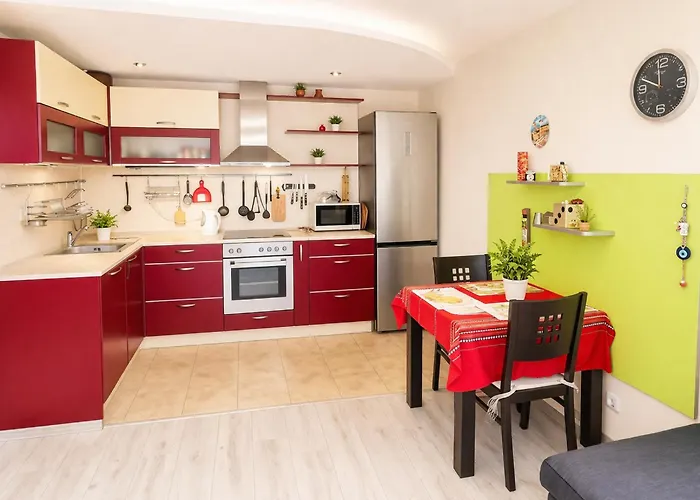 Cozy Nest With Glass Veranda Daire Varna