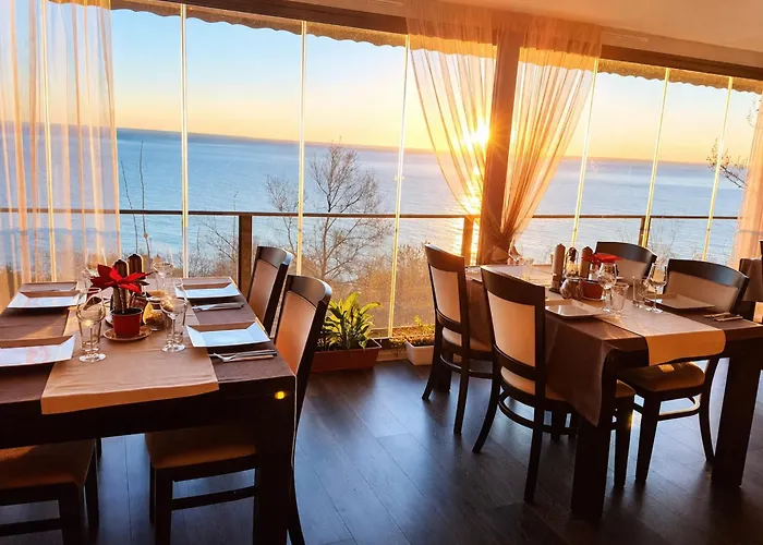 Cozy Nest With Glass Veranda Daire Varna