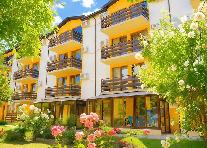 Cozy Nest With Glass Veranda Apartment