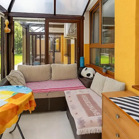 Cozy Nest With Glass Veranda * Warna