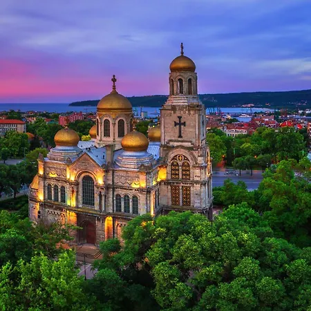 Cozy Nest With Glass Veranda Daire Varna