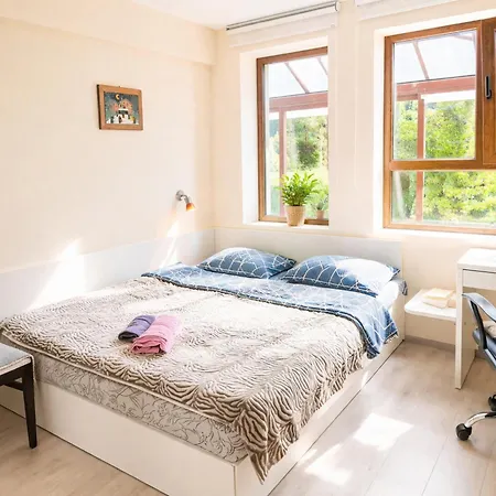 Cozy Nest With Glass Veranda *