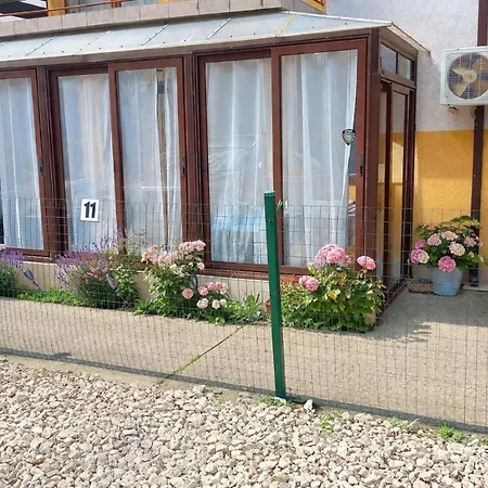 Apartment Cozy Nest With Glass Veranda