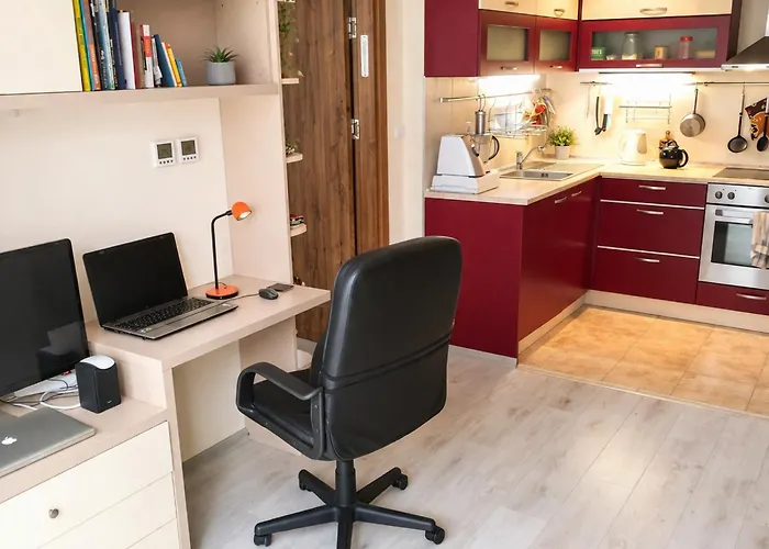 Cozy Nest With Glass Veranda *