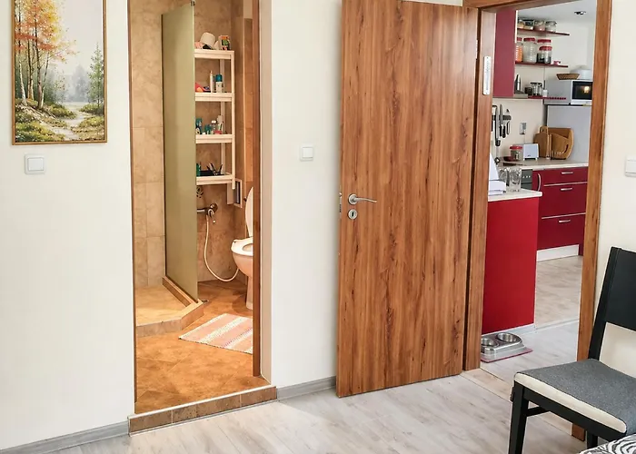 Cozy Nest With Glass Veranda Lägenhet