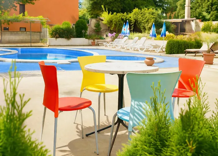 Cozy Nest With Glass Veranda *